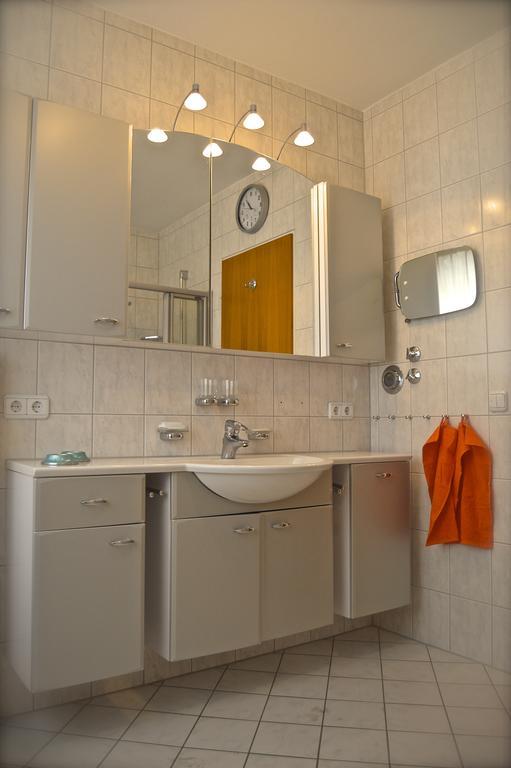 Yeti Lux - Family Garden Lodge Garmisch-Partenkirchen Zimmer foto