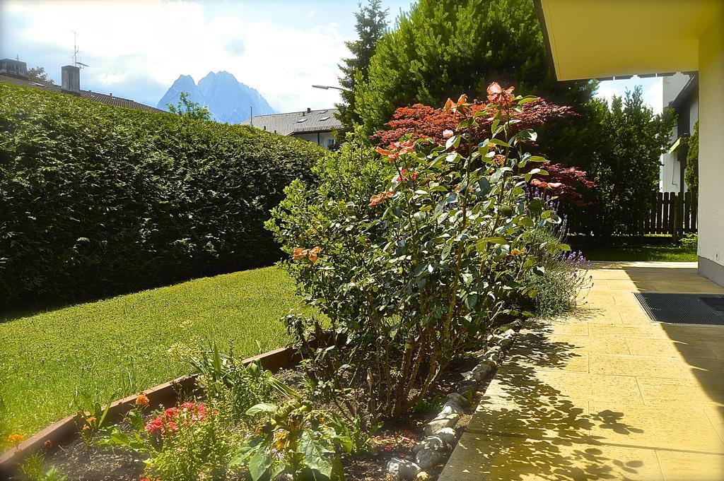 Yeti Lux - Family Garden Lodge Garmisch-Partenkirchen Zimmer foto
