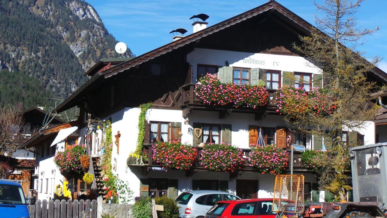 Yeti Lux - Family Garden Lodge Garmisch-Partenkirchen Exterior foto
